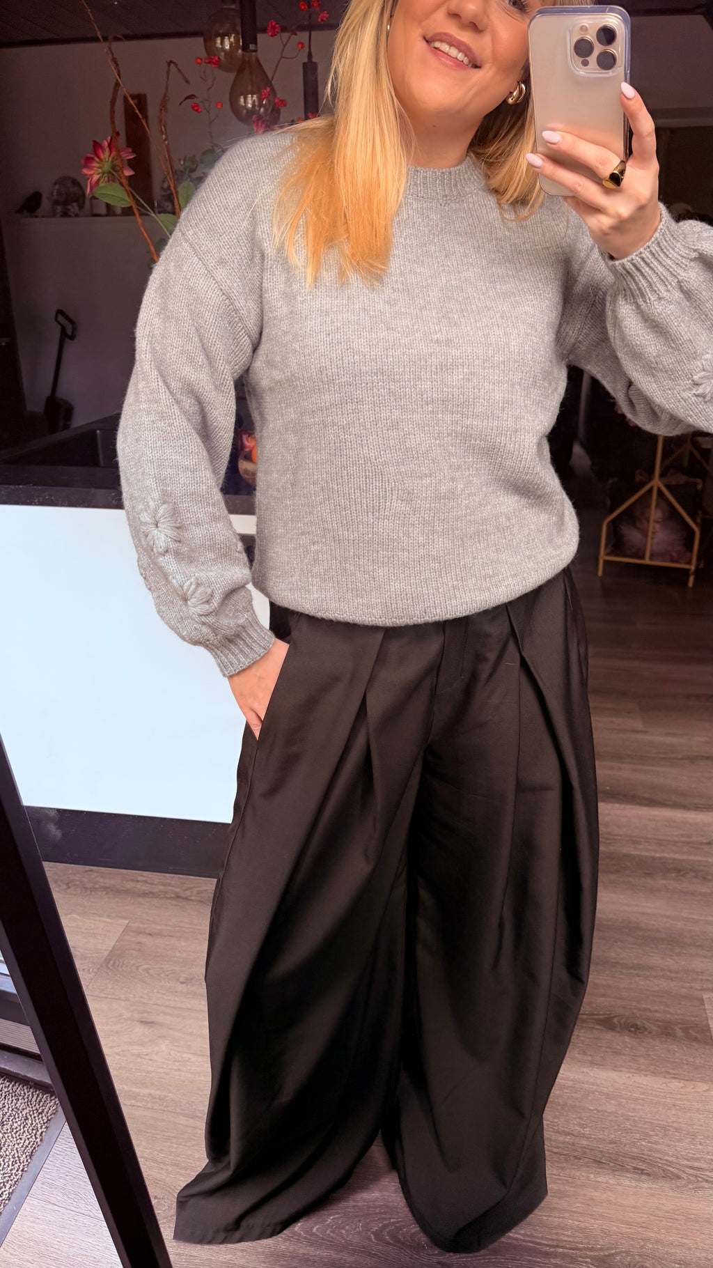 Luna Flower Sweater Grey