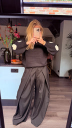 Heart Sleeve Knit Black