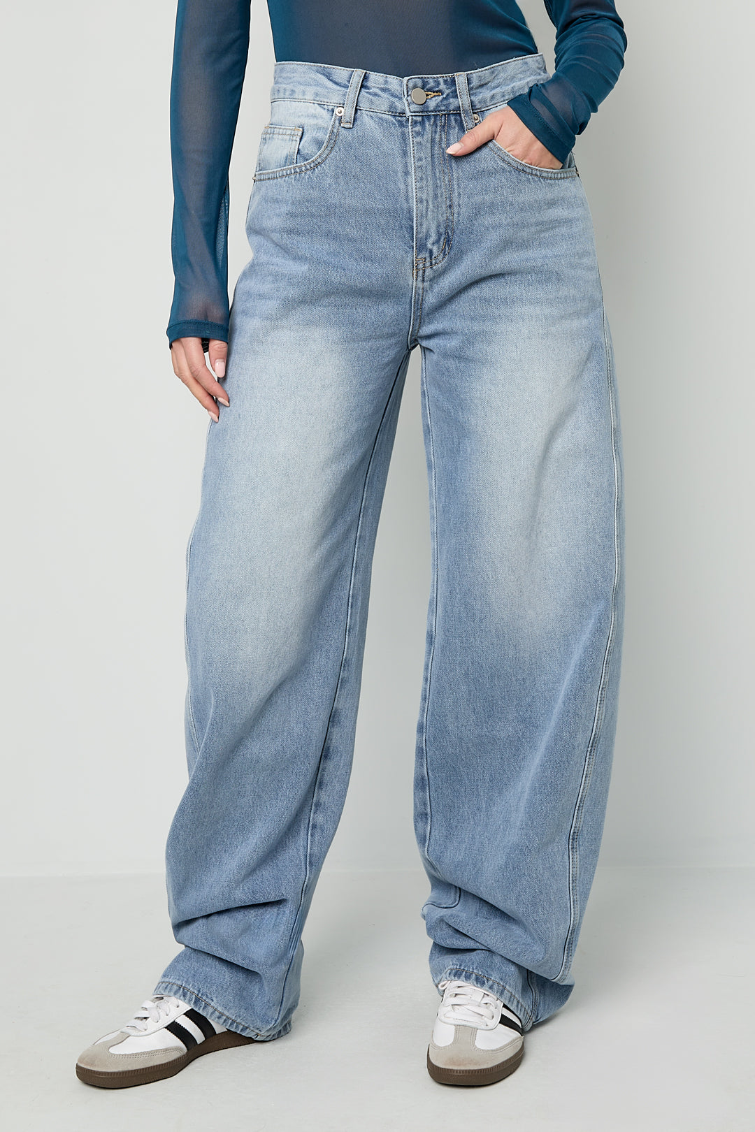 The Bloom Straight Jeans Light Blue