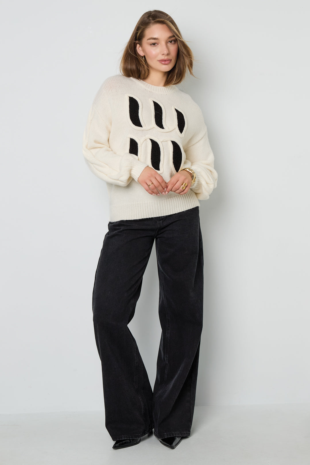 The Letter Knit Beige