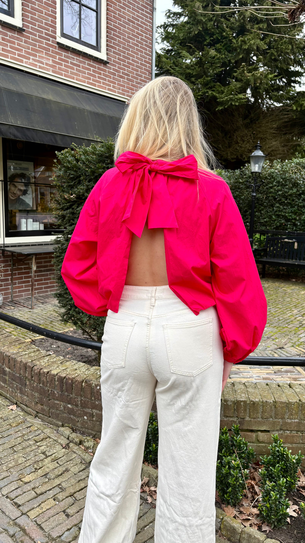 The Bow Top Red