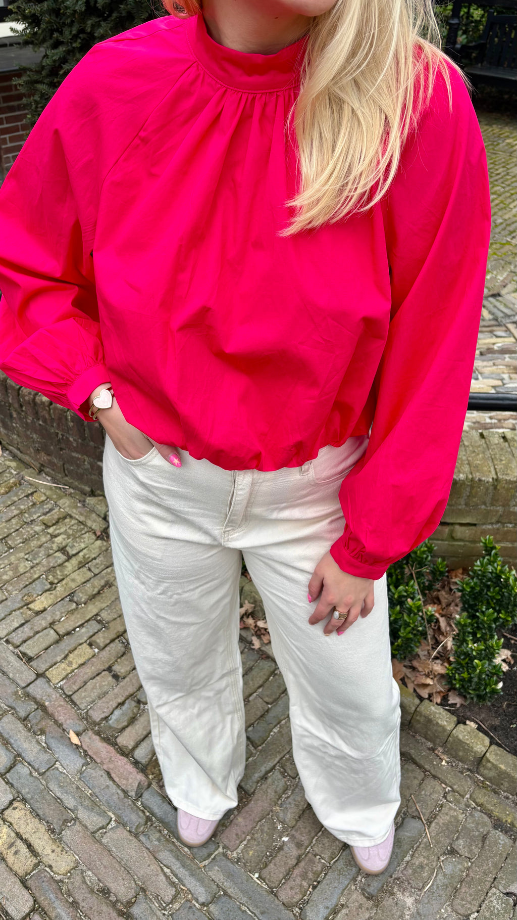 The Bow Top Red